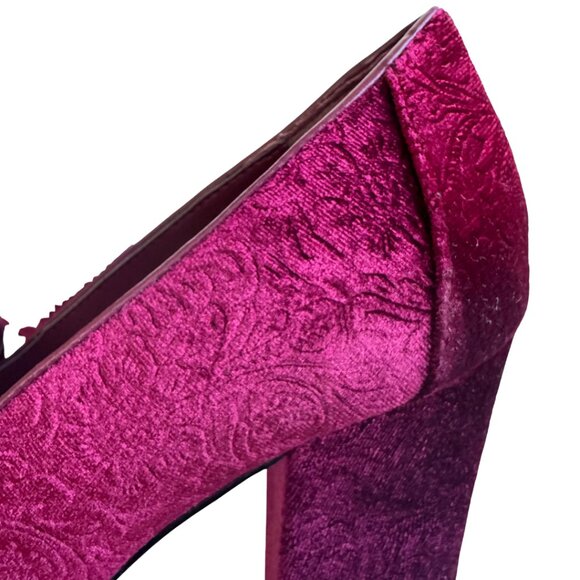 Bella Vita Gala II Velvet Pump Jacquard Embossed Pattern Block Heel Red 10W NEW - Picture 3 of 8